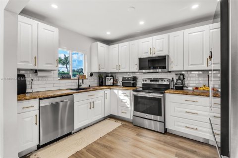 Villa ou maison à louer à Miami, Floride: 3 chambres, 133.31 m2 № 1939166 - photo 6