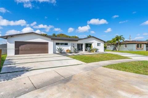 Villa ou maison à louer à Miami, Floride: 3 chambres, 133.31 m2 № 1939166 - photo 2