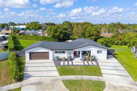 Villa ou maison à louer à Miami, Floride: 3 chambres, 133.31 m2 № 1939166 - photo 13