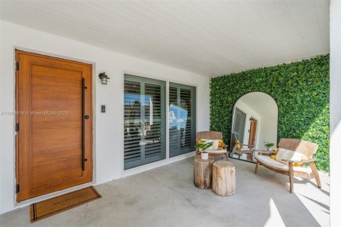 Villa ou maison à louer à Miami, Floride: 3 chambres, 133.31 m2 № 1939166 - photo 4