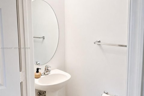 Touwnhouse à louer à Pembroke Pines, Floride: 3 chambres, 154.22 m2 № 2168756 - photo 10