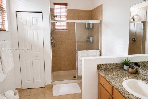Touwnhouse à louer à Pembroke Pines, Floride: 3 chambres, 154.22 m2 № 2168756 - photo 15