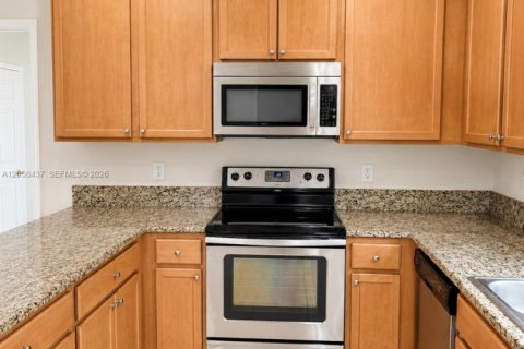 Touwnhouse à louer à Pembroke Pines, Floride: 3 chambres, 154.22 m2 № 2168756 - photo 8