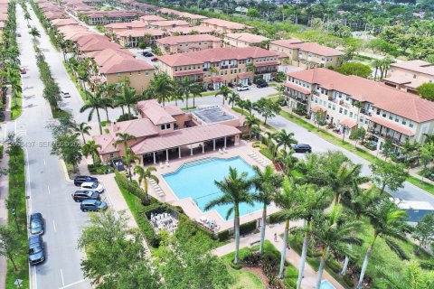 Touwnhouse à louer à Pembroke Pines, Floride: 3 chambres, 154.22 m2 № 2168756 - photo 23