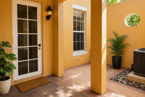Touwnhouse à louer à Pembroke Pines, Floride: 3 chambres, 154.22 m2 № 2168756 - photo 3