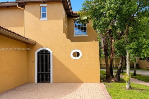 Touwnhouse à louer à Pembroke Pines, Floride: 3 chambres, 154.22 m2 № 2168756 - photo 2