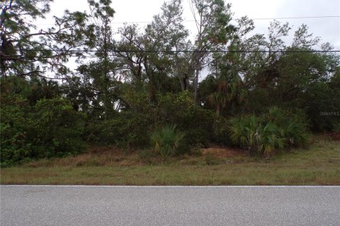 Terreno en venta en Port Charlotte, Florida № 1446194 - foto 1