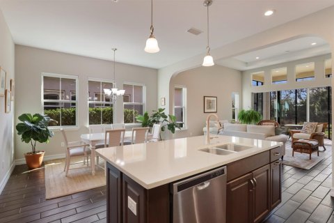 House in Lakewood Ranch, Florida 2 bedrooms, 174.56 sq.m. № 2235573 - photo 12