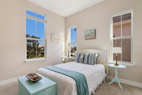 House in Lakewood Ranch, Florida 2 bedrooms, 174.56 sq.m. № 2235573 - photo 25