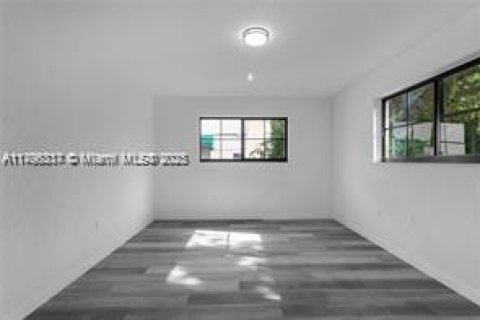 Casa en alquiler en Coral Gables, Florida, 3 dormitorios, 135.64 m2 № 1936729 - foto 12