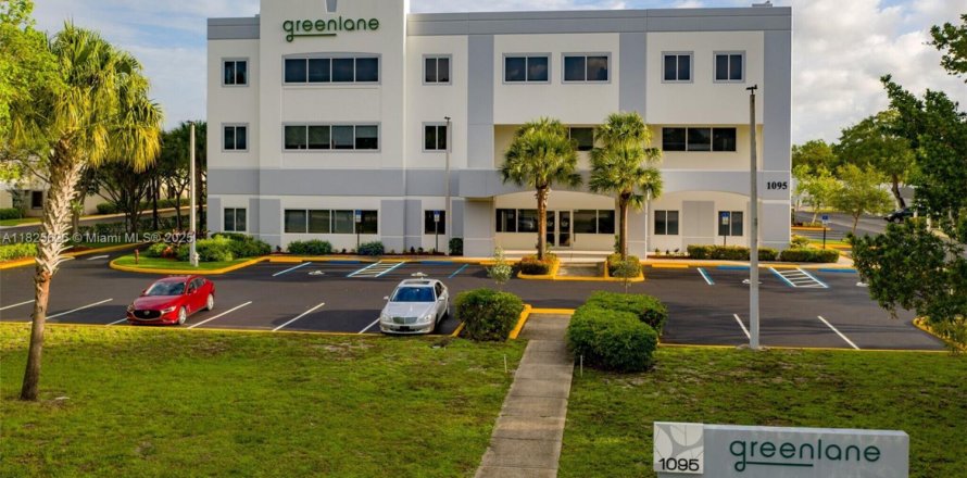 Commercial property in Boca Raton, Florida № 1794829