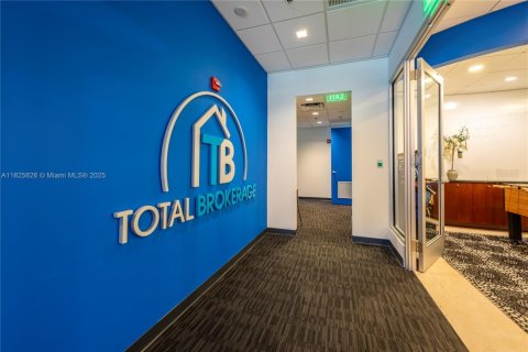 Commercial property in Boca Raton, Florida № 1794829 - photo 11