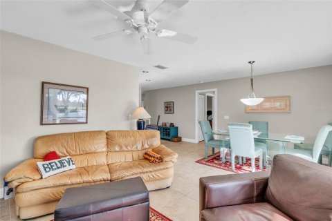 Condo in Fort Myers, Florida, 2 bedrooms  № 1799890 - photo 16