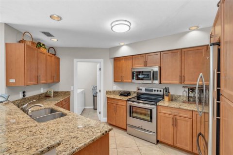 Condo in Fort Myers, Florida, 2 bedrooms  № 1799890 - photo 21