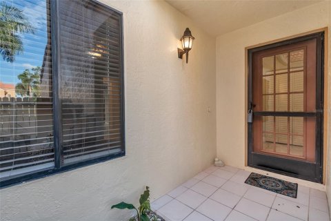 Condo in Fort Myers, Florida, 2 bedrooms  № 1799890 - photo 3