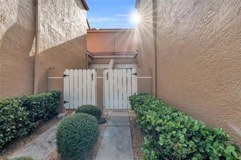 Condo in Fort Myers, Florida, 2 bedrooms  № 1799890 - photo 12