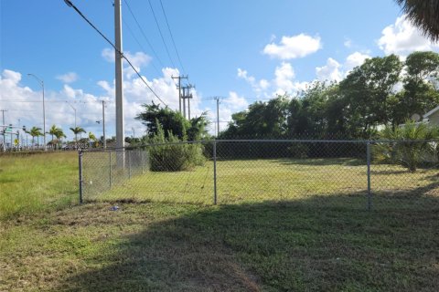 Propiedad comercial en venta en Riviera Beach, Florida № 2047338 - foto 4