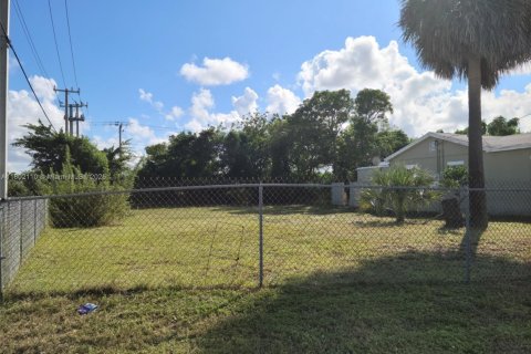 Propiedad comercial en venta en Riviera Beach, Florida № 2047338 - foto 2