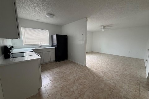 Appartement à louer à Eustis, Floride: 2 chambres, 76.18 m2 № 2408402 - photo 4