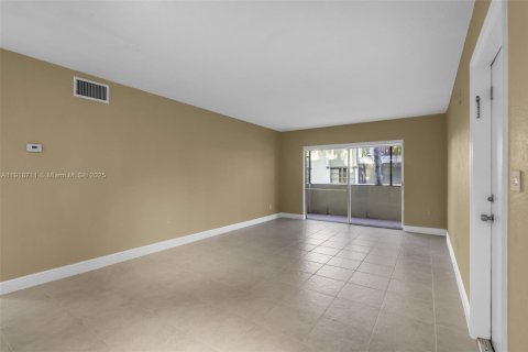 Снять в аренду кондоминиум в Майами, Флорида 1 спальня, № 1973986 - фото 3