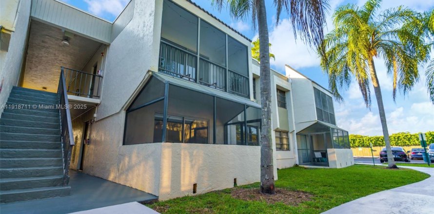 Кондоминиум с 1 спальней в Майами, Флорида № 1973986