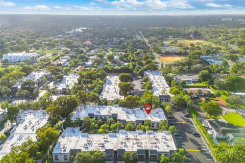 Снять в аренду кондоминиум в Майами, Флорида 1 спальня, № 1973986 - фото 22