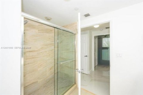 Copropriété à louer à Plantation, Floride: 2 chambres, 124.3 m2 № 2065886 - photo 14
