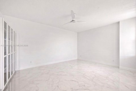 Copropriété à louer à Plantation, Floride: 2 chambres, 124.3 m2 № 2065886 - photo 9