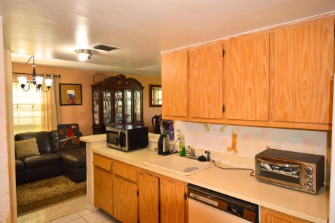 Copropriété à vendre à Lauderhill, Floride: 2 chambres, 119.84 m2 № 2083885 - photo 9
