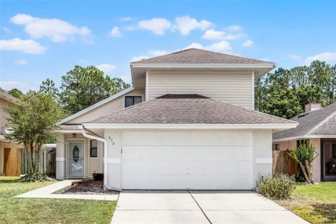 House in Lake Mary, Florida 2 bedrooms, 131.18 sq.m. № 1909301 - photo 2