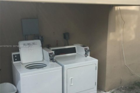 Apartment in Miami Beach, Florida 41.81 sq.m. № 2041878 - photo 9