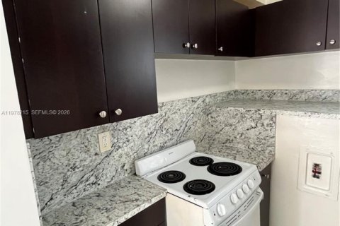 Apartment in Miami Beach, Florida 41.81 sq.m. № 2041878 - photo 3