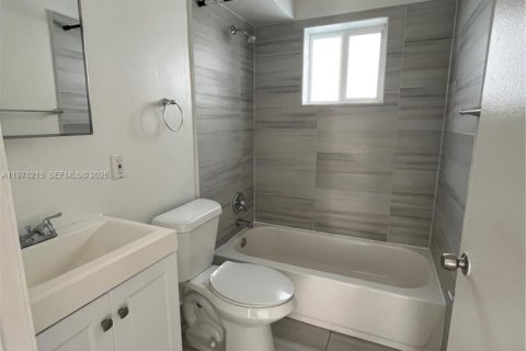 Apartment in Miami Beach, Florida 41.81 sq.m. № 2041878 - photo 5