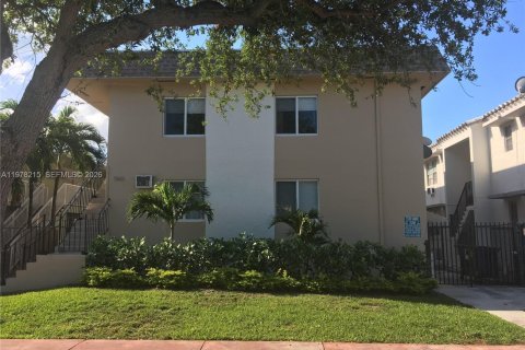 Studio in Miami Beach, Florida № 2041878