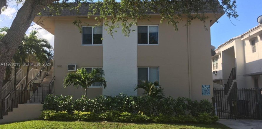 Studio in Miami Beach, Florida № 2041878