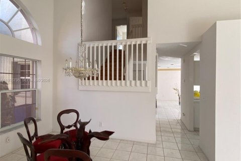 House in Miramar, Florida 4 bedrooms, 205.59 sq.m. № 1993864 - photo 16