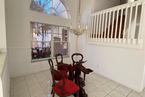 House in Miramar, Florida 4 bedrooms, 205.59 sq.m. № 1993864 - photo 17