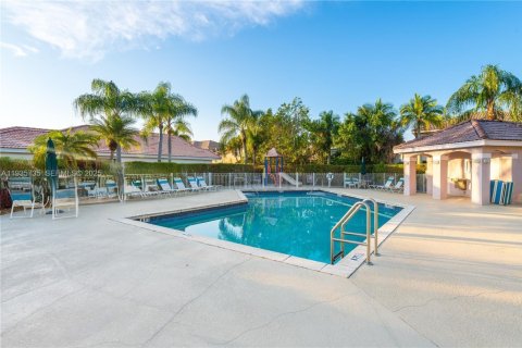 House in Miramar, Florida 4 bedrooms, 205.59 sq.m. № 1993864 - photo 4