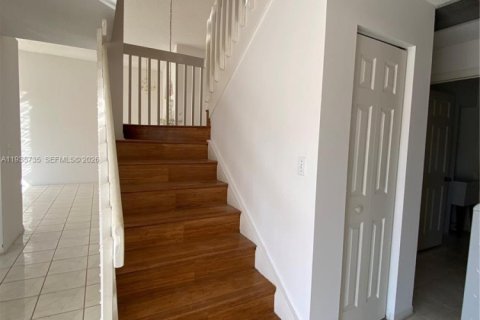 House in Miramar, Florida 4 bedrooms, 205.59 sq.m. № 1993864 - photo 22