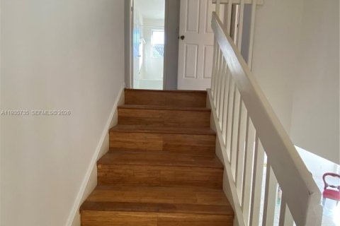 House in Miramar, Florida 4 bedrooms, 205.59 sq.m. № 1993864 - photo 23