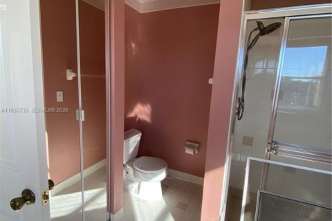 House in Miramar, Florida 4 bedrooms, 205.59 sq.m. № 1993864 - photo 30