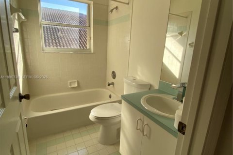 House in Miramar, Florida 4 bedrooms, 205.59 sq.m. № 1993864 - photo 26