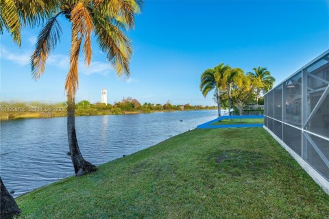 House in Miramar, Florida 4 bedrooms, 205.59 sq.m. № 1993864 - photo 5