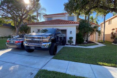 House in Miramar, Florida 4 bedrooms, 205.59 sq.m. № 1993864 - photo 12