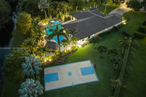 Villa ou maison à vendre à Davie, Floride: 5 chambres, 426.61 m2 № 2256779 - photo 18