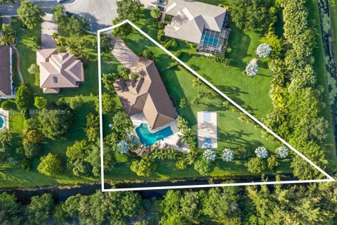 Villa ou maison à vendre à Davie, Floride: 5 chambres, 426.61 m2 № 2256779 - photo 3