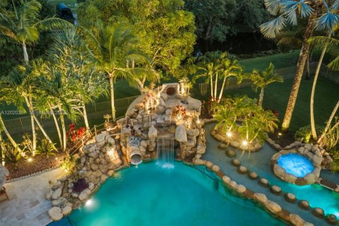 Villa ou maison à vendre à Davie, Floride: 5 chambres, 426.61 m2 № 2256779 - photo 10