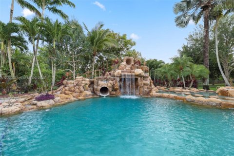 Villa ou maison à vendre à Davie, Floride: 5 chambres, 426.61 m2 № 2256779 - photo 9