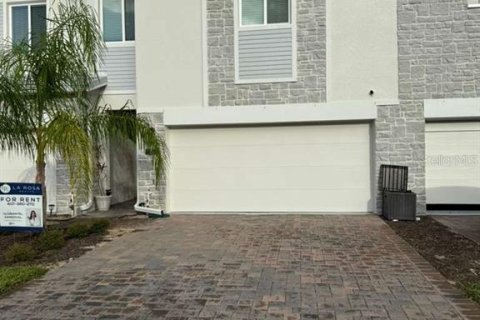Touwnhouse à vendre à Davenport, Floride: 4 chambres, 180.6 m2 № 2097402 - photo 2