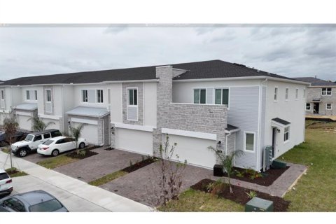 Touwnhouse à vendre à Davenport, Floride: 4 chambres, 180.6 m2 № 2097402 - photo 3